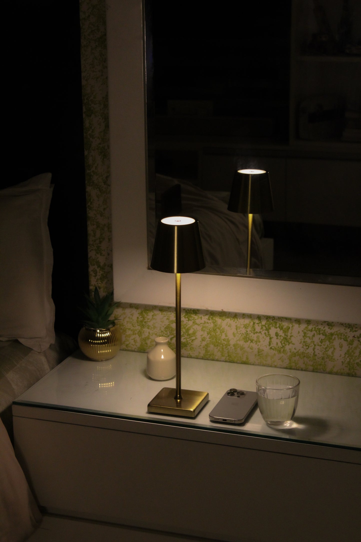 Linear Luxe Metal Lamp - Touch Sensor