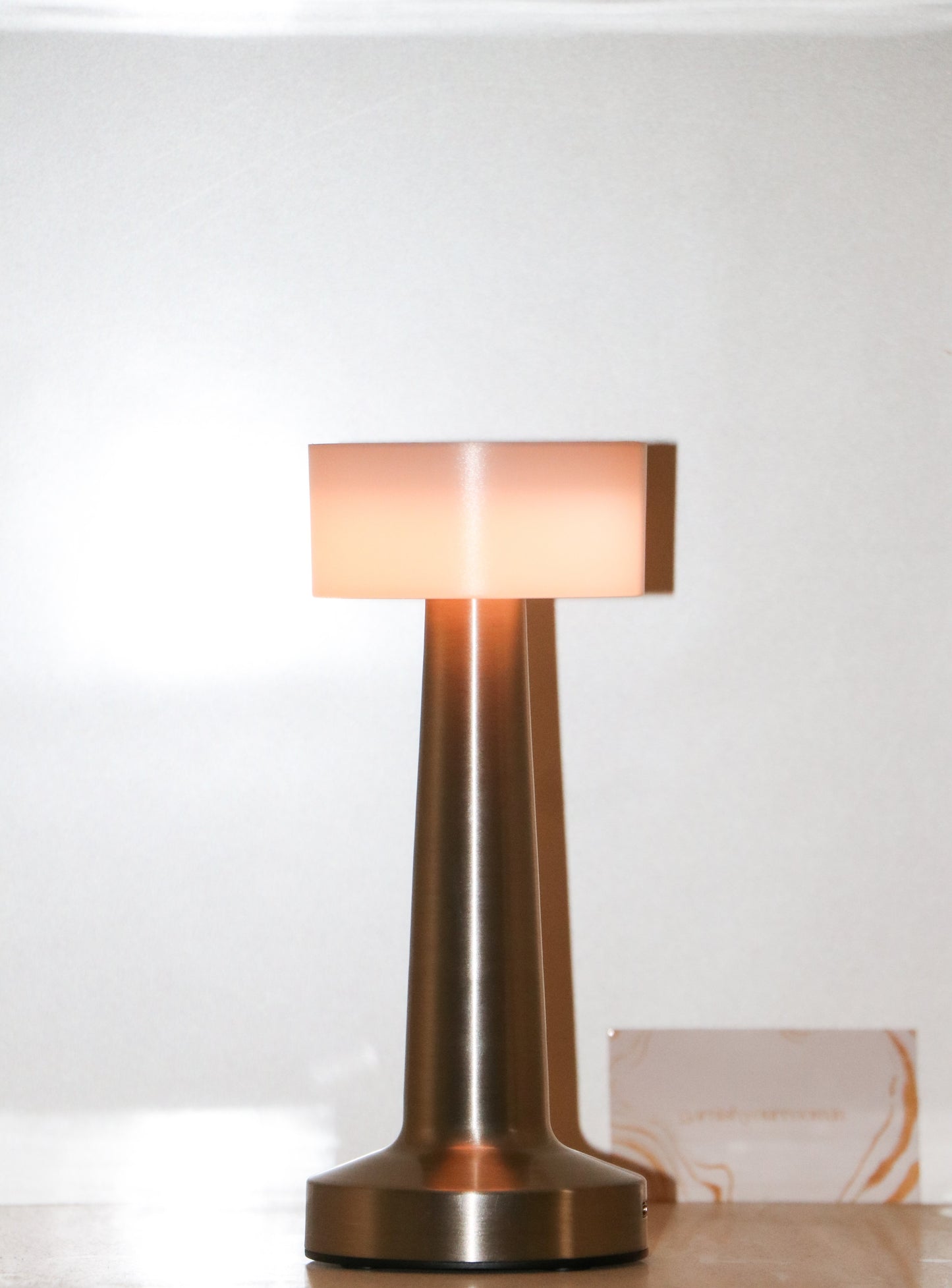 Retro Dune Metal Lamp - Front view of the Retro Dune lamp emphasizing its vintage-inspired wide dome shade.