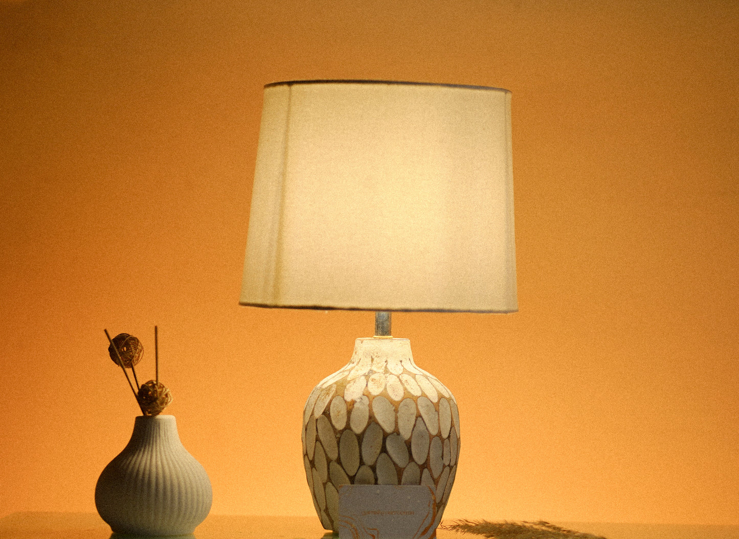 Moon Lumière Old-fashioned Handcrafted Table Lamp