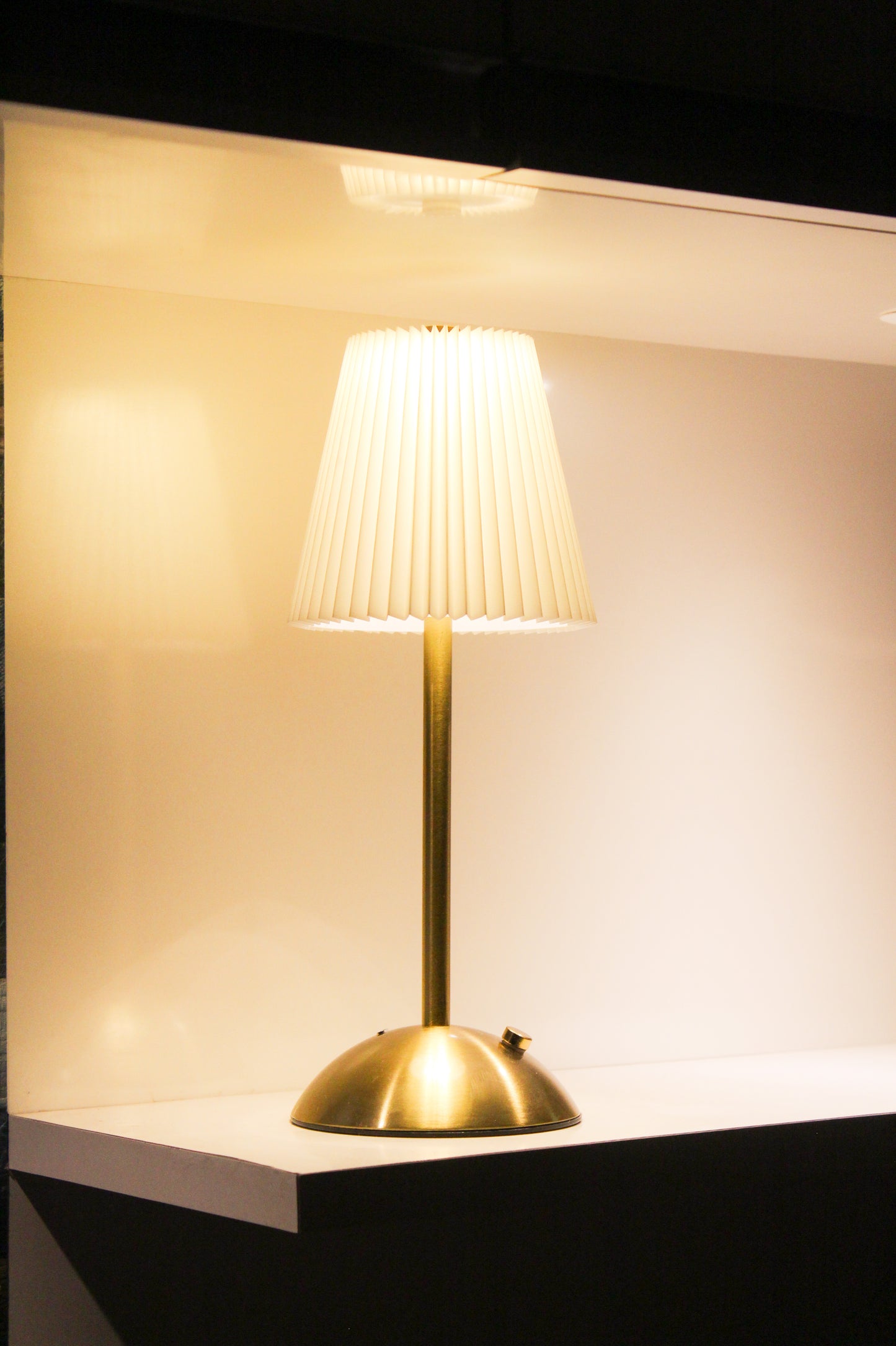 Willow Whimsy Metal Lamp - Touch Sensor Close shot with brass corrective colour, Best for Corners.