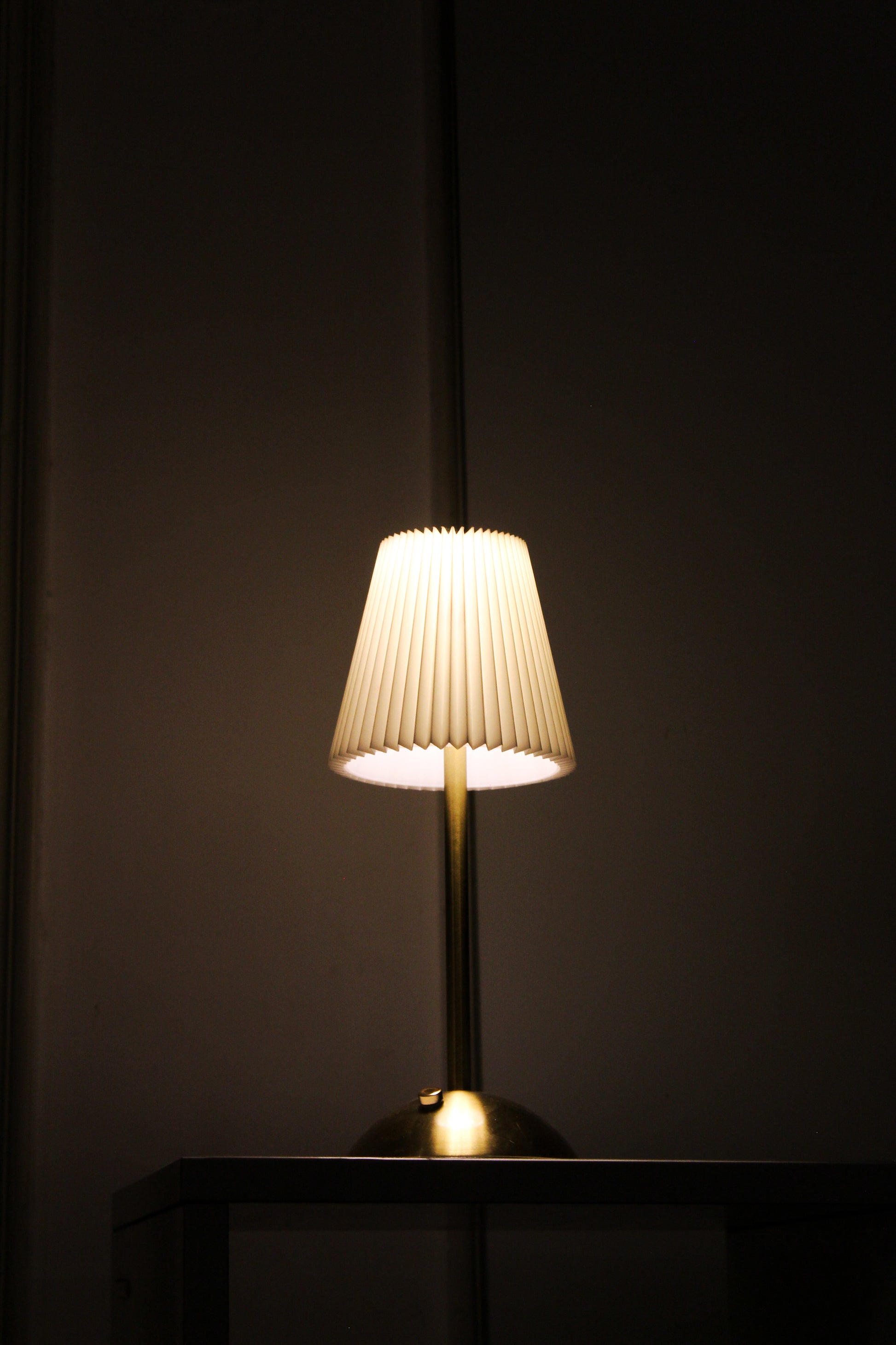 Willow Whimsy Metal Lamp - Touch Sensor, Perfect Brass Finish and match of the White.