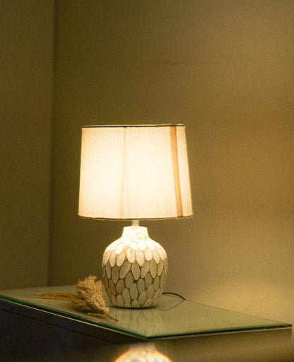Moon Lumière Old-fashioned Handcrafted Table Lamp
