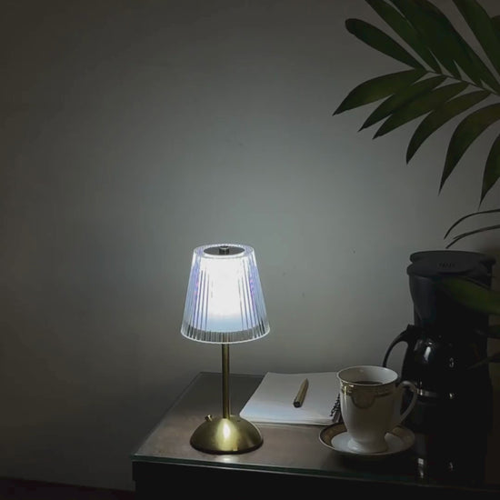  Cinematic product video of the Garnish Prism Glaze lamp showing the light reflection.